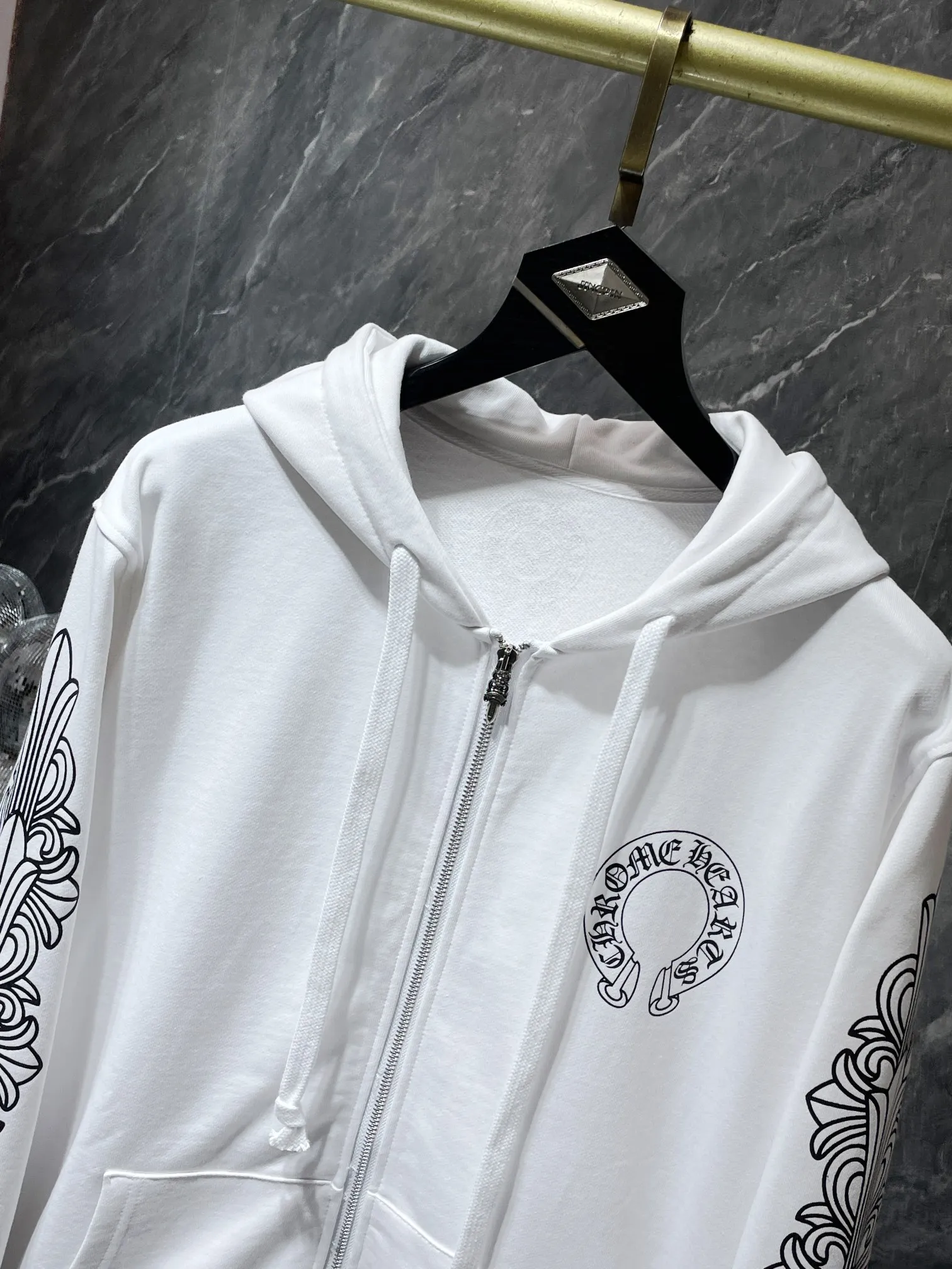 P260 Chrome Hearts Autumn and Winter 2025 simultaneous sale at counters❤️ Chrome Hearts scroll logo simple classic hooded sweatshirt Imported glue printing and dyeing Specially customized version of 1:1 high weight fabric Recommended color: black white Size: S, M, L, XL